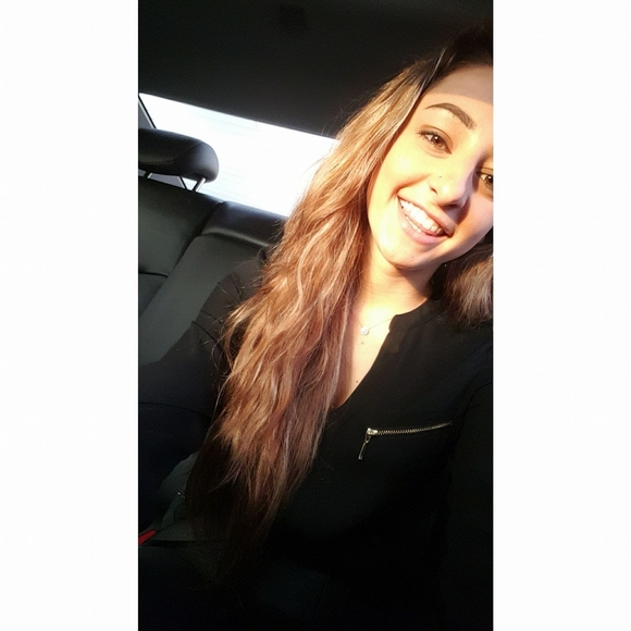 Meet your Posher, Mackenzie - Picture 1 of 1